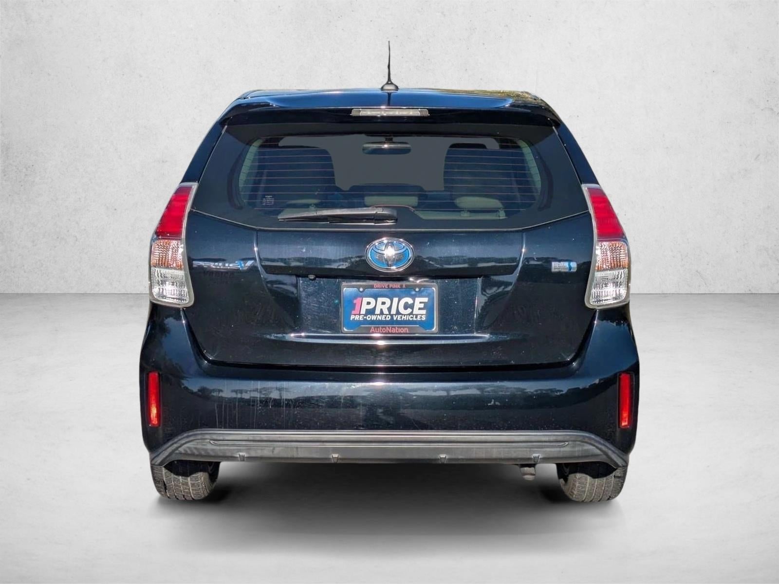 2017 Toyota Prius v Four (Natl)