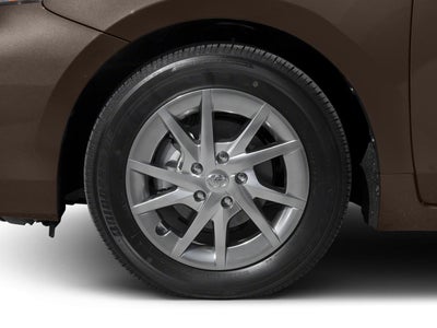 2017 Toyota Prius v Four (Natl)