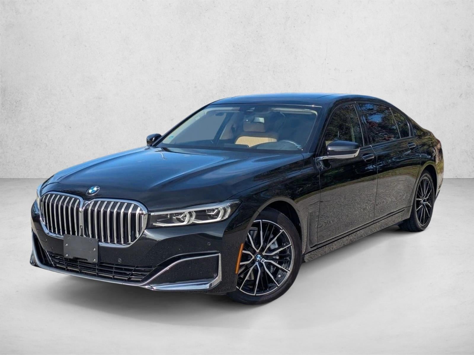 2022 BMW 740i Sedan