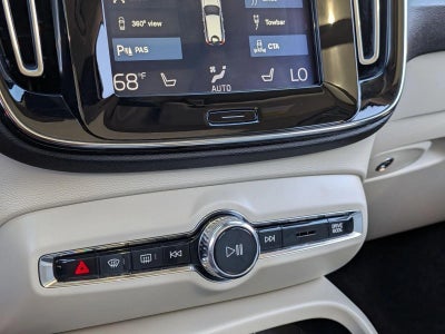 2019 Volvo XC40 T5 AWD Momentum