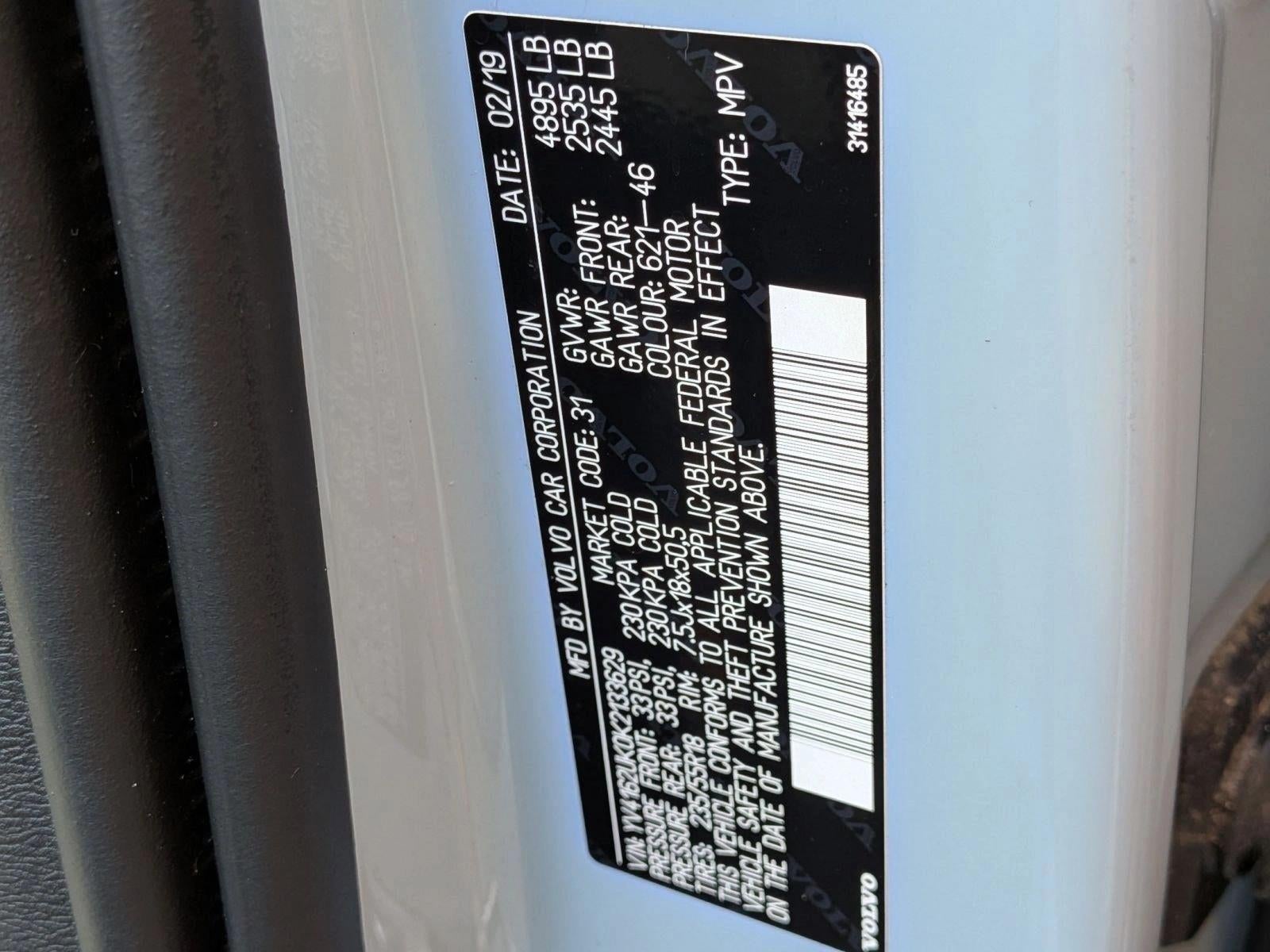 2019 Volvo XC40 T5 AWD Momentum