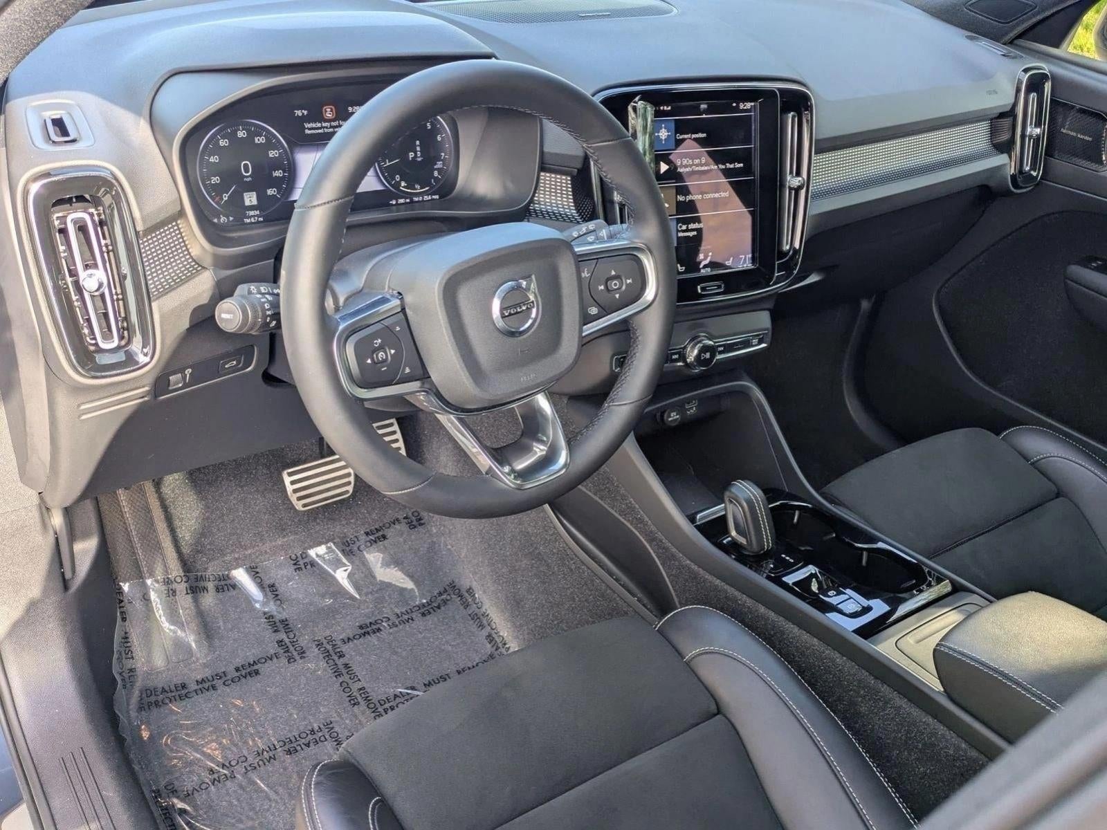 2022 Volvo XC40 T5 AWD R-Design
