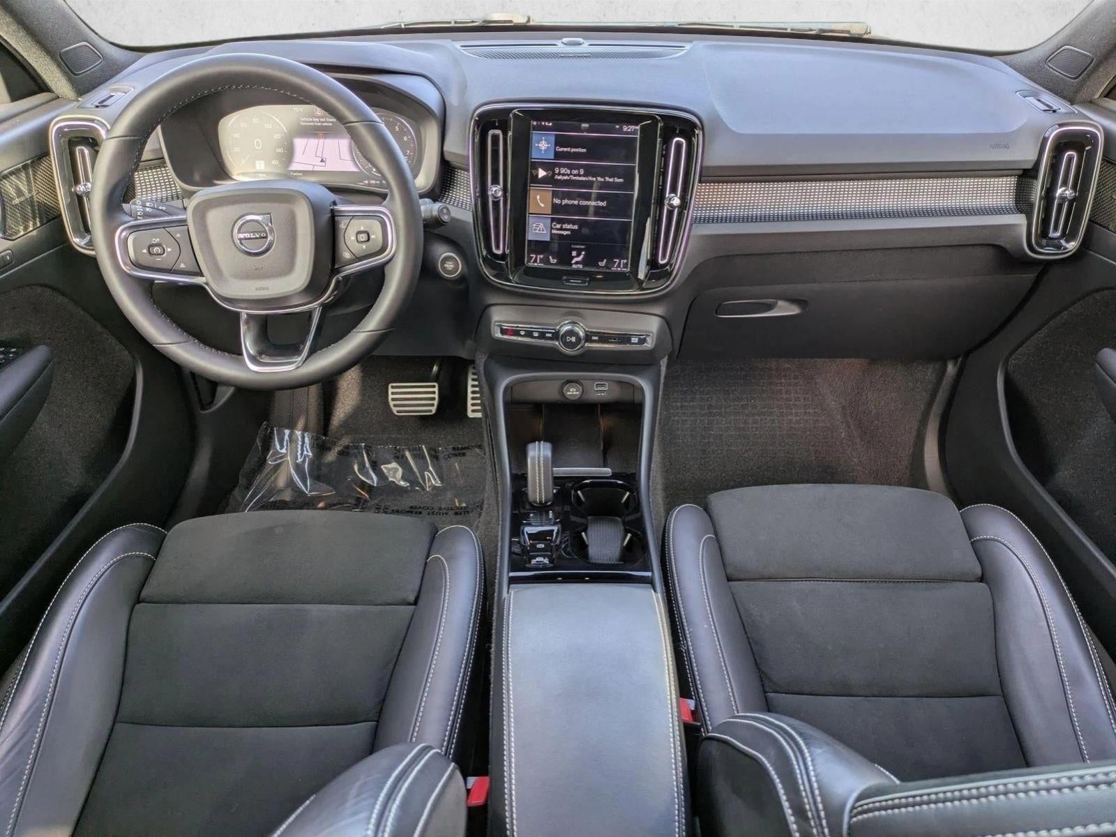 2022 Volvo XC40 T5 AWD R-Design