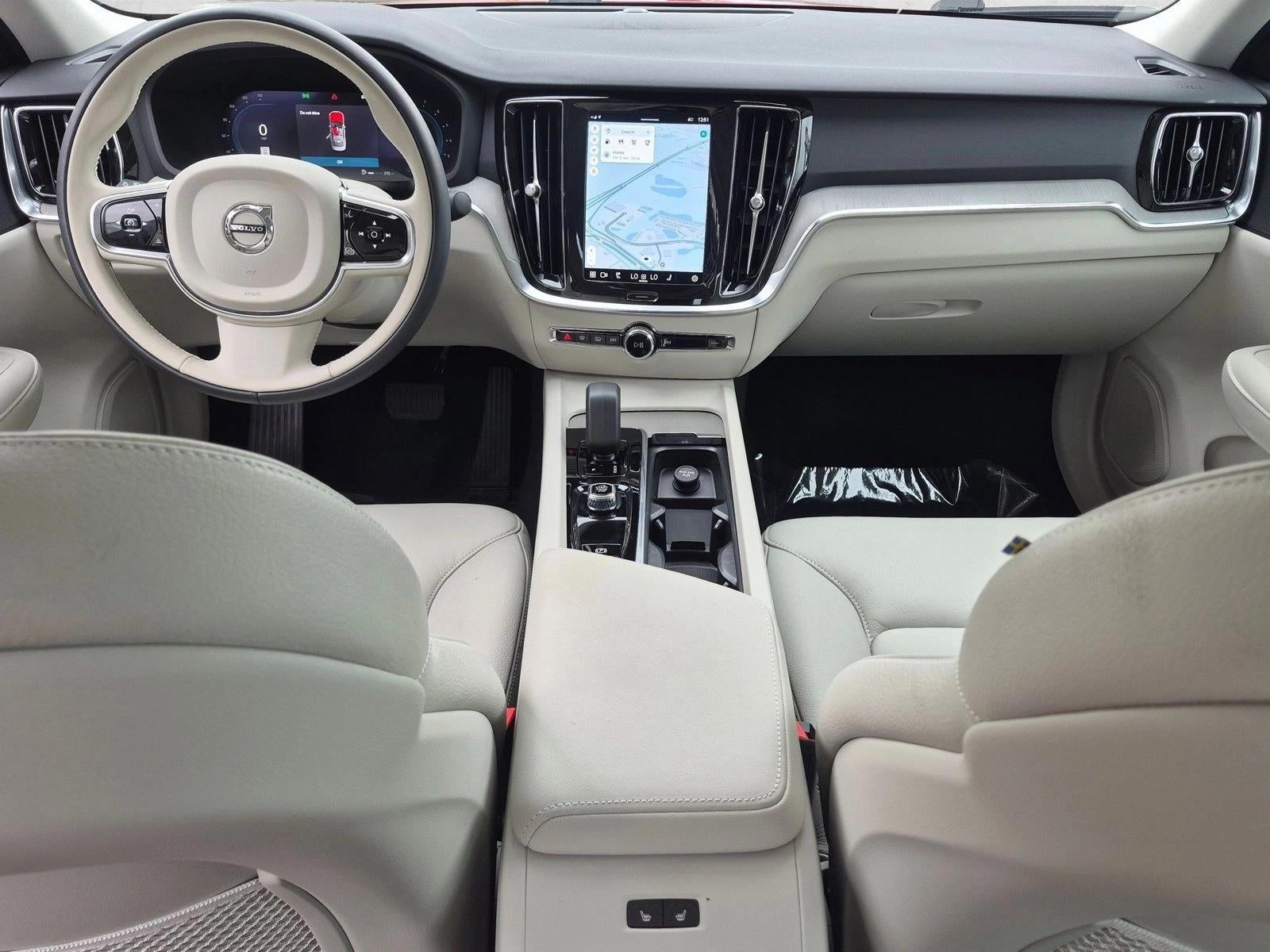 2024 Volvo S60 B5 FWD Plus Dark Theme
