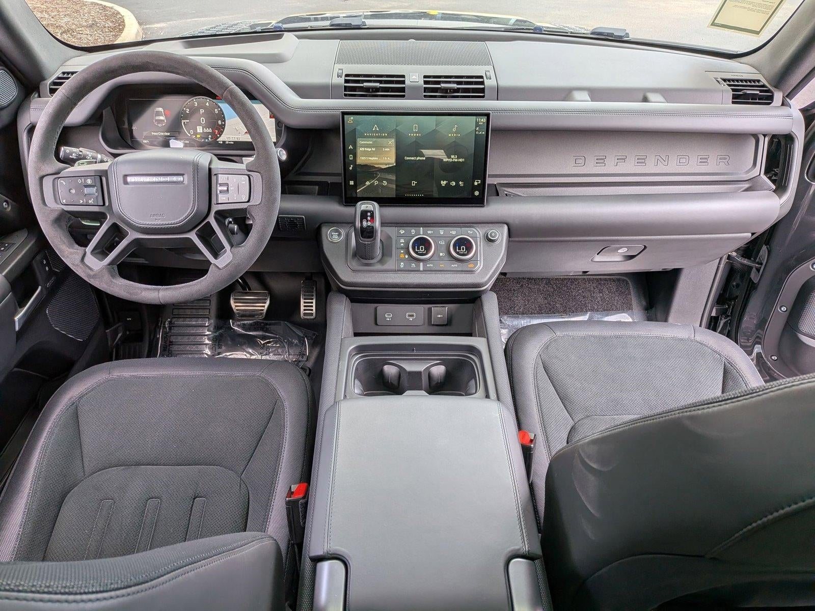 2024 Land Rover Defender 90 P525 V8