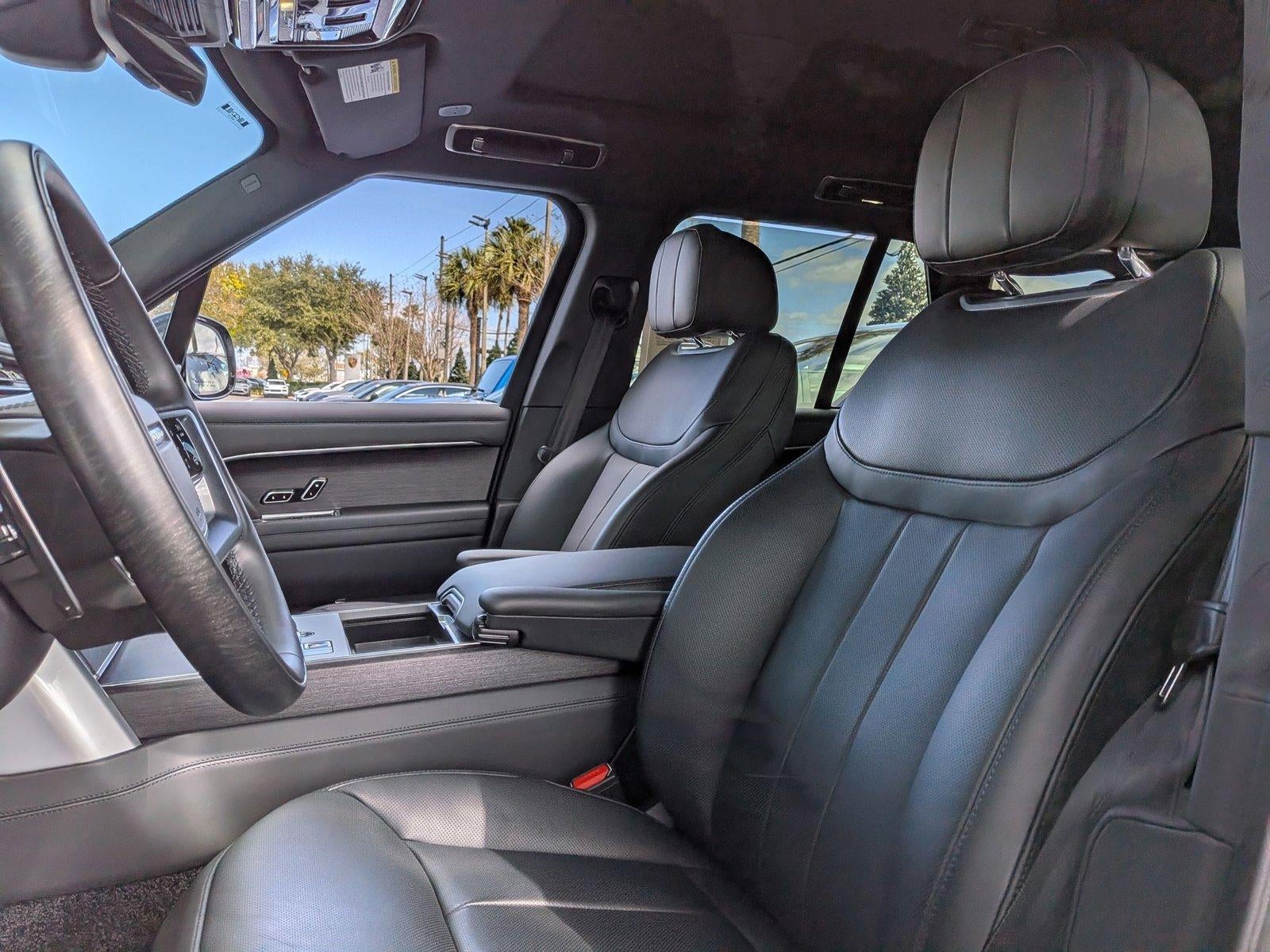 2025 Land Rover Range Rover P530 SE SWB