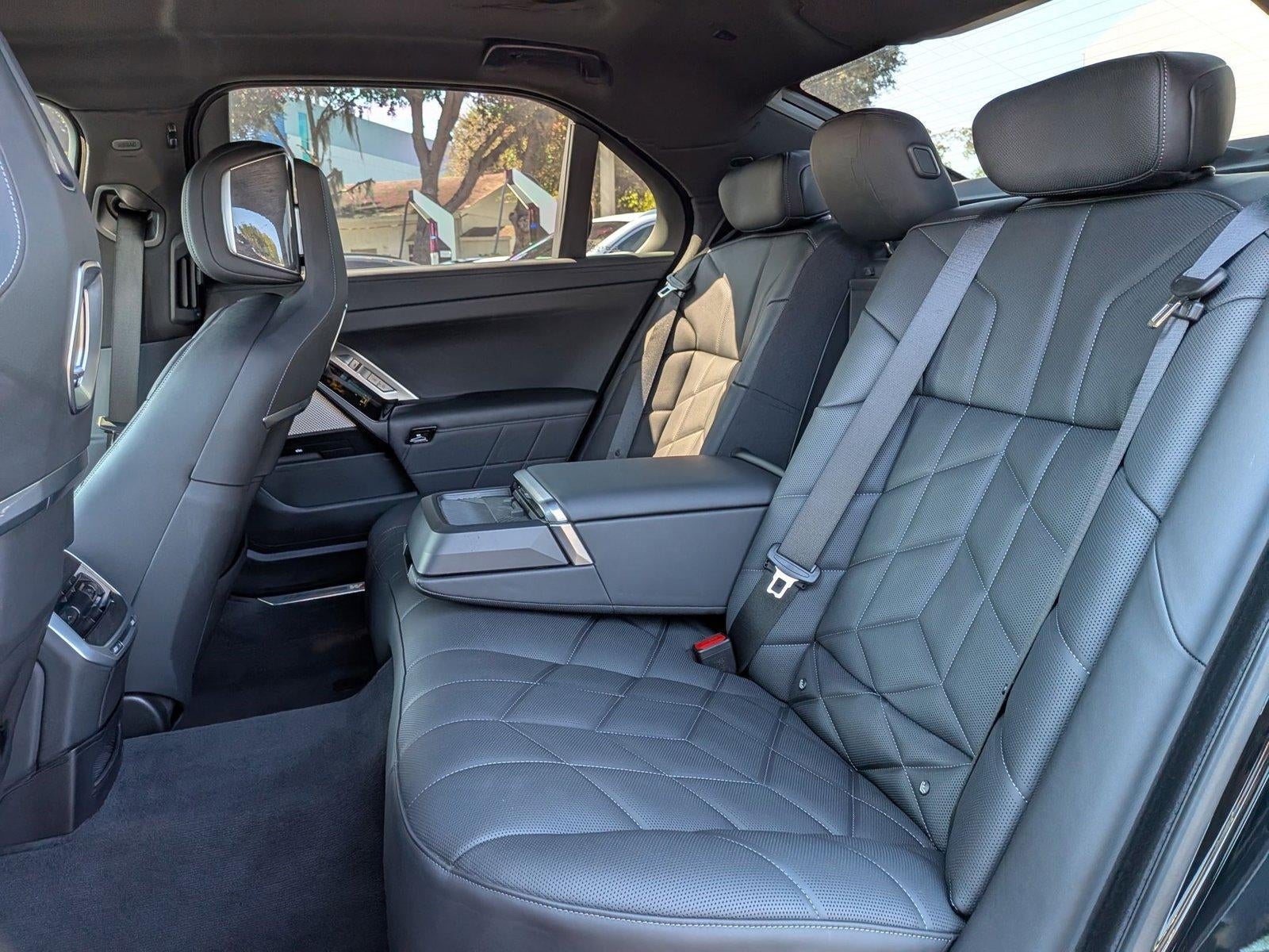 2024 BMW 740i xDrive Sedan