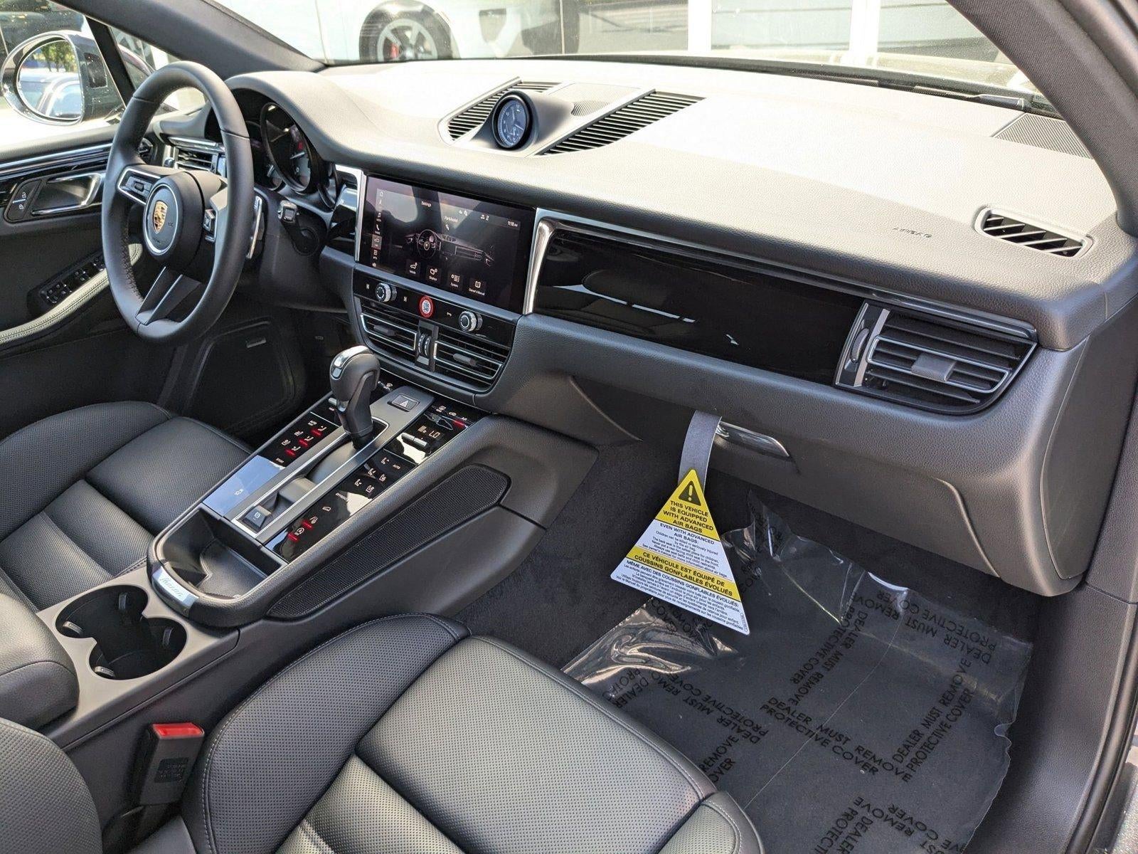 2025 Porsche Macan AWD