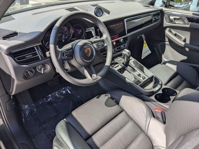 2025 Porsche Macan AWD