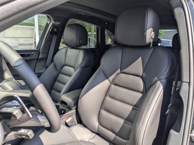 2025 Porsche Macan AWD