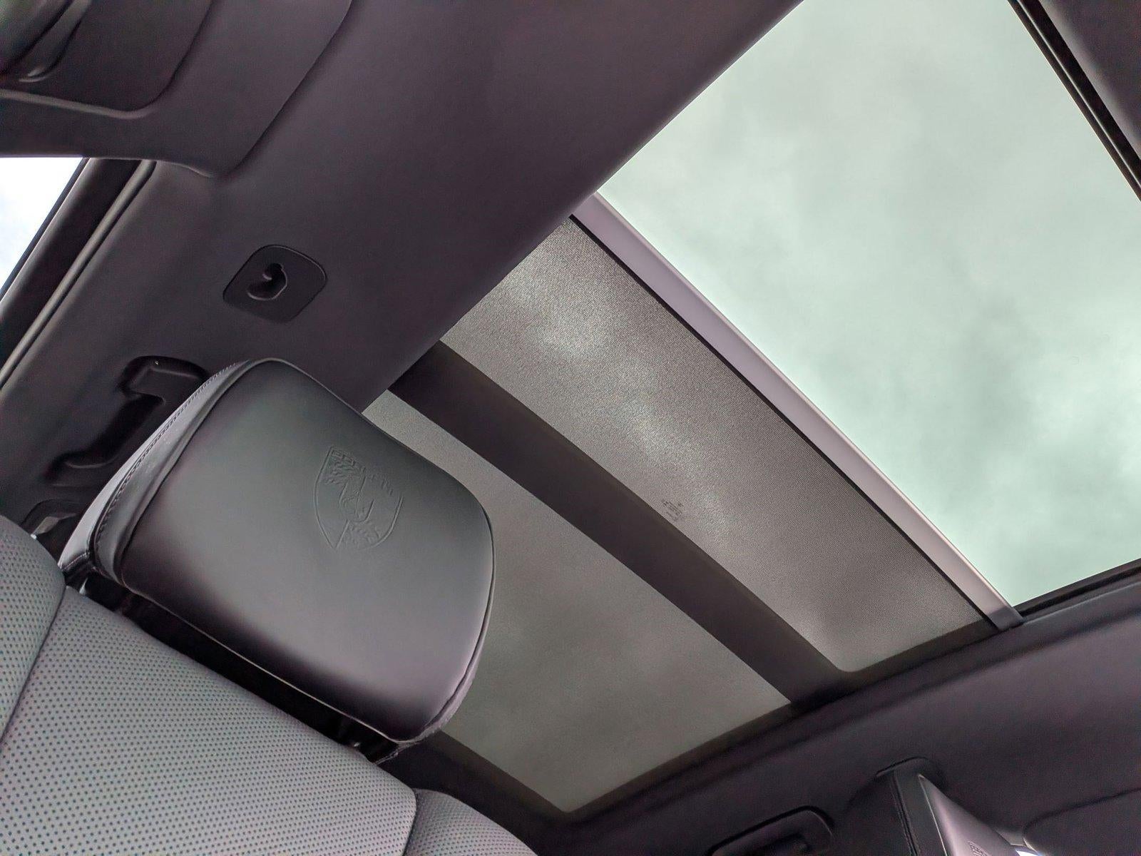 2025 Porsche Macan AWD