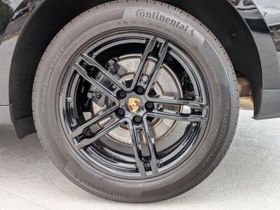 2025 Porsche Macan AWD