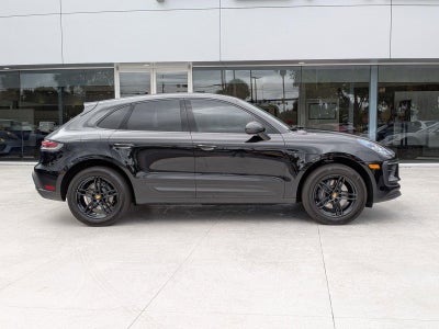 2025 Porsche Macan AWD