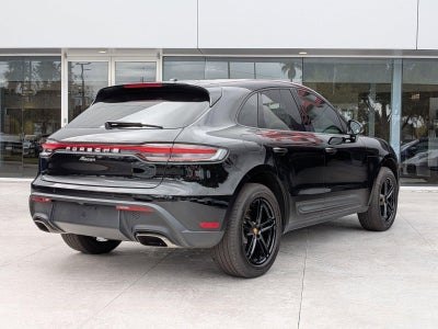 2025 Porsche Macan AWD