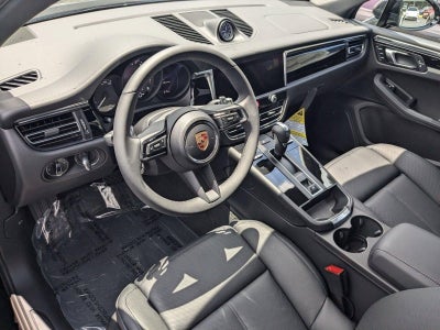 2025 Porsche Macan AWD