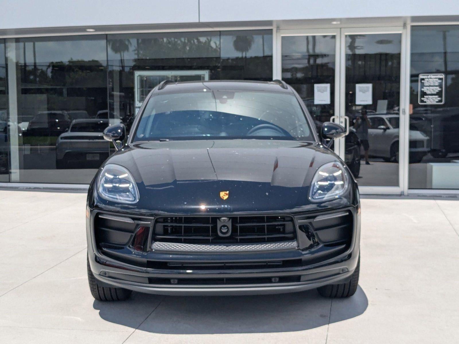 2025 Porsche Macan AWD