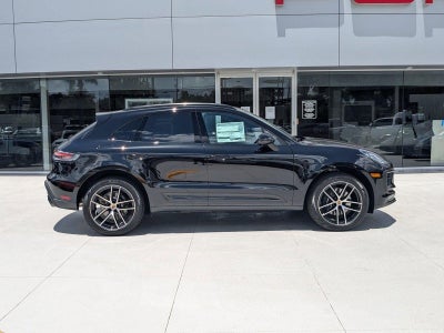 2025 Porsche Macan AWD