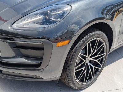 2025 Porsche Macan AWD