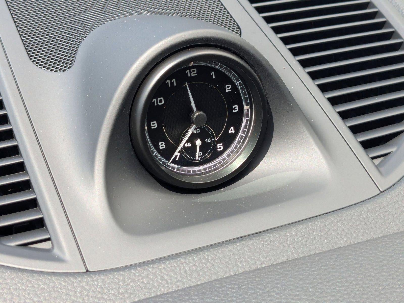 2025 Porsche Macan AWD