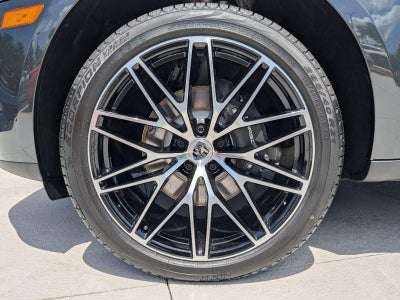2025 Porsche Macan AWD