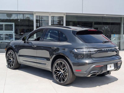 2025 Porsche Macan AWD