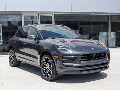 2025 Porsche Macan AWD