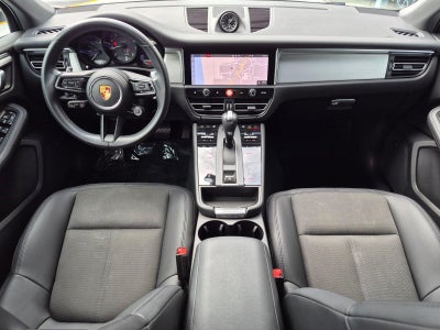 2023 Porsche Macan AWD