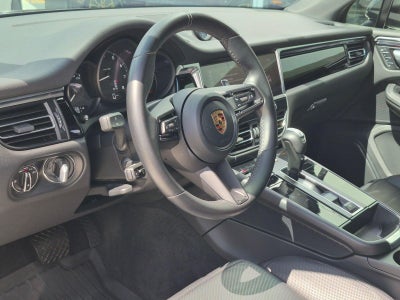 2023 Porsche Macan AWD