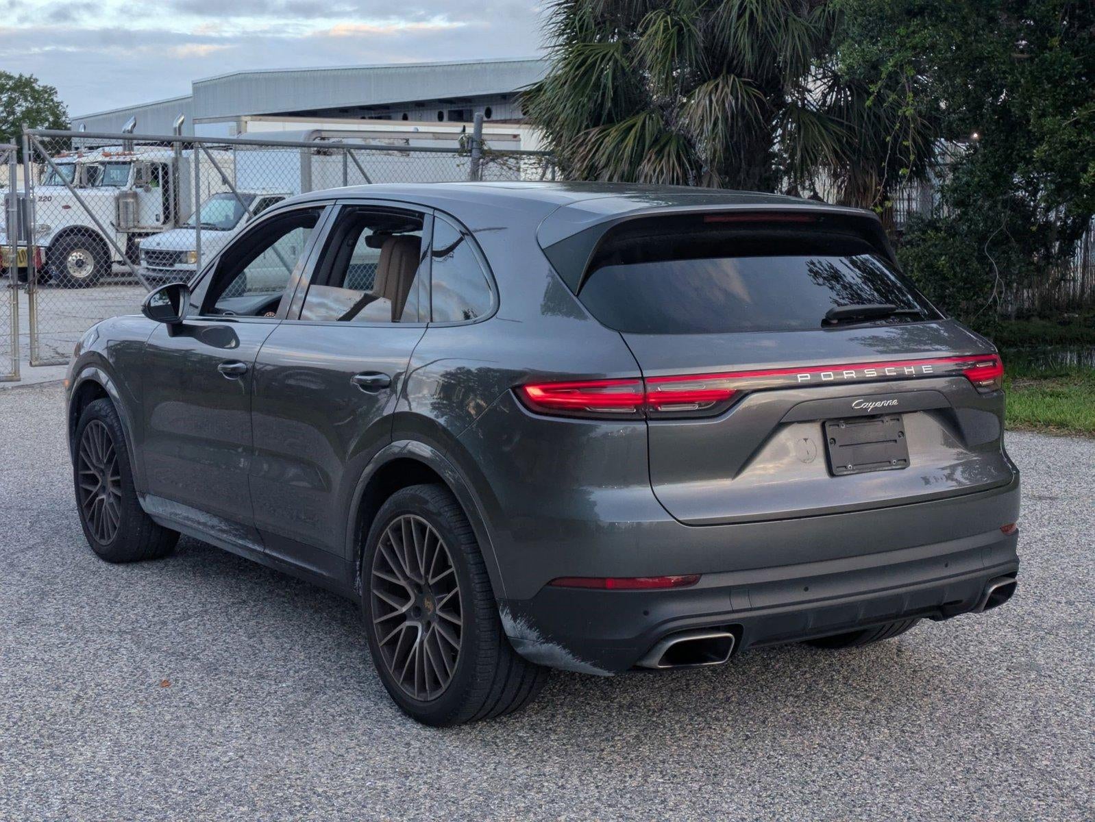 2023 Porsche Cayenne Platinum Edition AWD