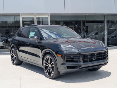 2025 Porsche Cayenne AWD