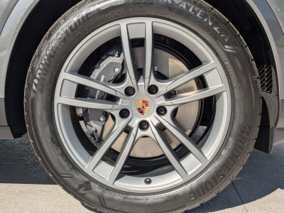 2025 Porsche Cayenne Coupe AWD