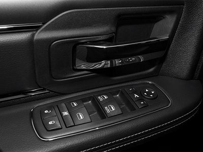 2013 RAM 1500 2WD Crew Cab 5.7 Ft Box Laramie