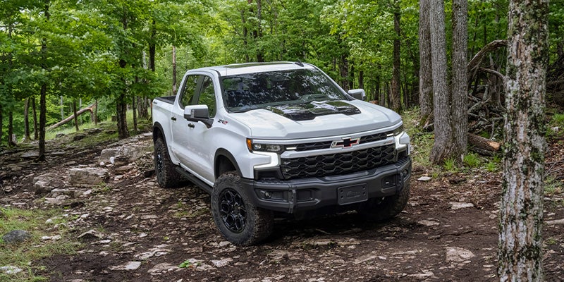 2023 Chevrolet Silverado ZR2 Bison front view